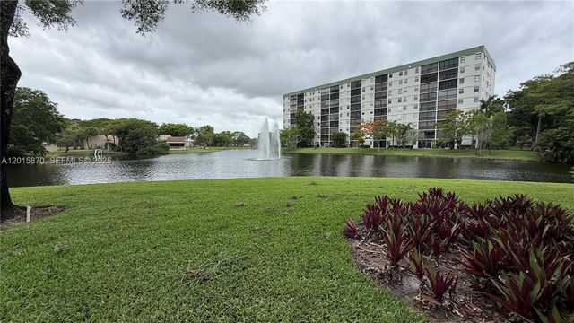 2236 N Cypress Bend Dr 207, Pompano Beach, FL 33069