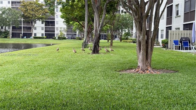 2236 N Cypress Bend Dr 207, Pompano Beach, FL 33069