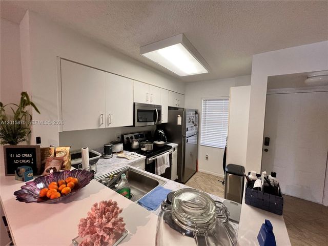 2236 N Cypress Bend Dr 207, Pompano Beach, FL 33069