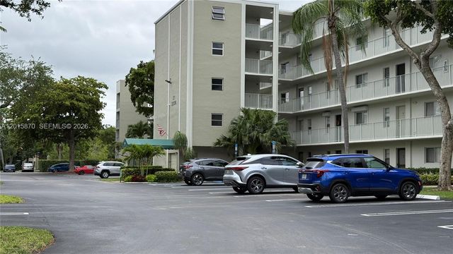 2236 N Cypress Bend Dr 207, Pompano Beach, FL 33069