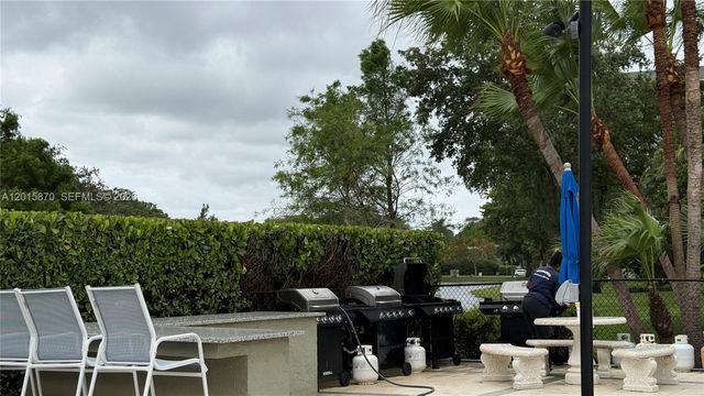 2236 N Cypress Bend Dr 207, Pompano Beach, FL 33069
