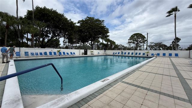 2236 N Cypress Bend Dr 207, Pompano Beach, FL 33069