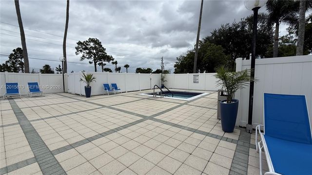 2236 N Cypress Bend Dr 207, Pompano Beach, FL 33069