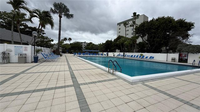 2236 N Cypress Bend Dr 207, Pompano Beach, FL 33069