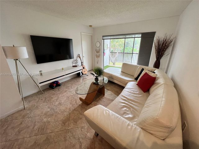 2236 N Cypress Bend Dr 207, Pompano Beach, FL 33069
