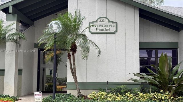 2236 N Cypress Bend Dr 207, Pompano Beach, FL 33069