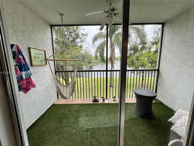 2236 N Cypress Bend Dr 207, Pompano Beach, FL 33069
