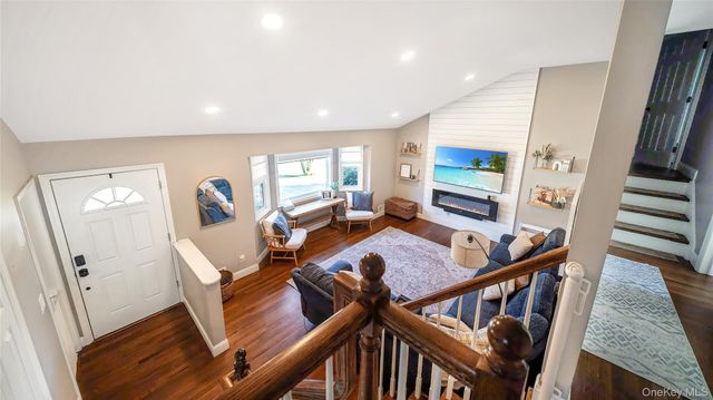 10 Ponder Lane, Deer Park, NY 11729