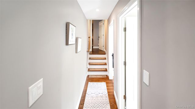 10 Ponder Lane, Deer Park, NY 11729