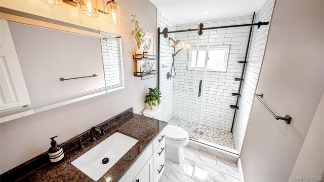 10 Ponder Lane, Deer Park, NY 11729