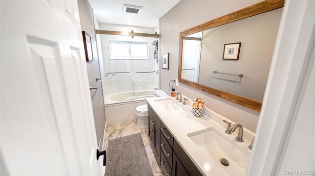 10 Ponder Lane, Deer Park, NY 11729