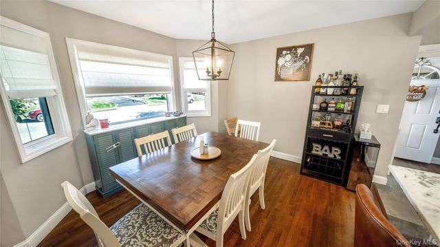 10 Ponder Lane, Deer Park, NY 11729