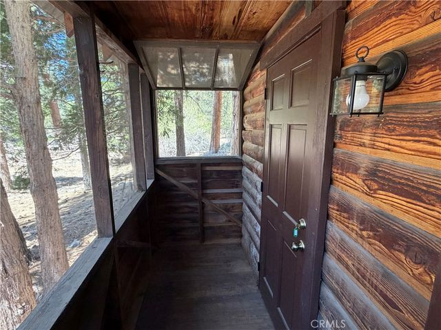 42 South Fork Trail, Angelus Oaks, CA 92305