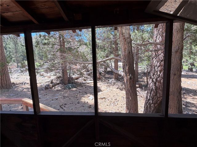 42 South Fork Trail, Angelus Oaks, CA 92305