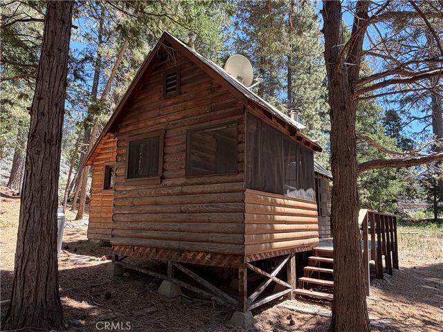 42 South Fork Trail, Angelus Oaks, CA 92305