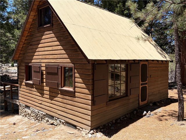 42 South Fork Trail, Angelus Oaks, CA 92305