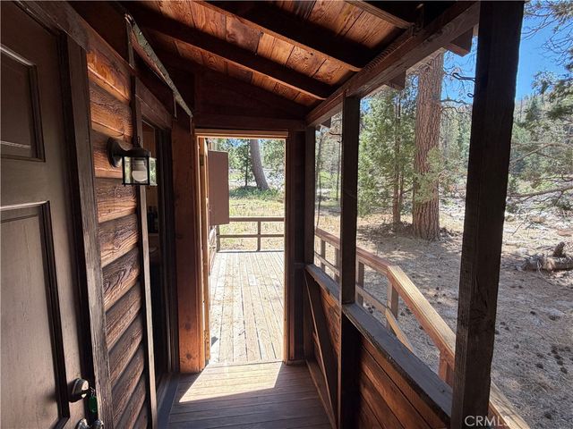 42 South Fork Trail, Angelus Oaks, CA 92305