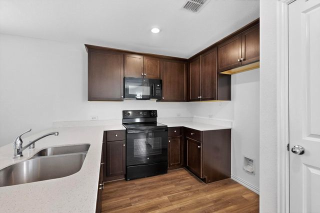 9206 Marilyn Place, Dallas, TX 75227