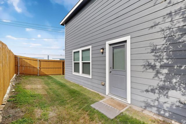 9206 Marilyn Place, Dallas, TX 75227