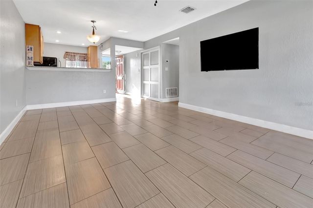 2860 N POWERS DRIVE 10, Orlando, FL 32818