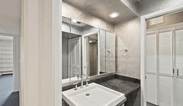 3412 Oak Ridge Road 206, Minnetonka, MN 55305