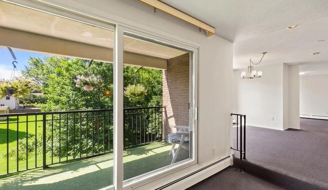 3412 Oak Ridge Road 206, Minnetonka, MN 55305