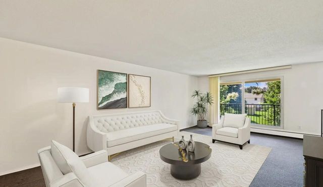 3412 Oak Ridge Road 206, Minnetonka, MN 55305