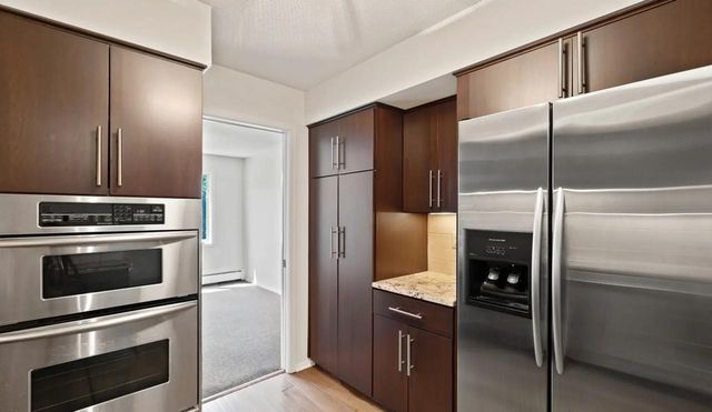 3412 Oak Ridge Road 206, Minnetonka, MN 55305