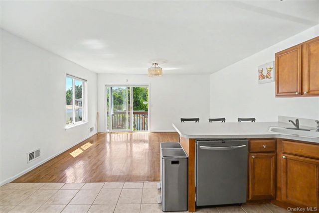 94 Greaves Avenue, Staten Island, NY 10308
