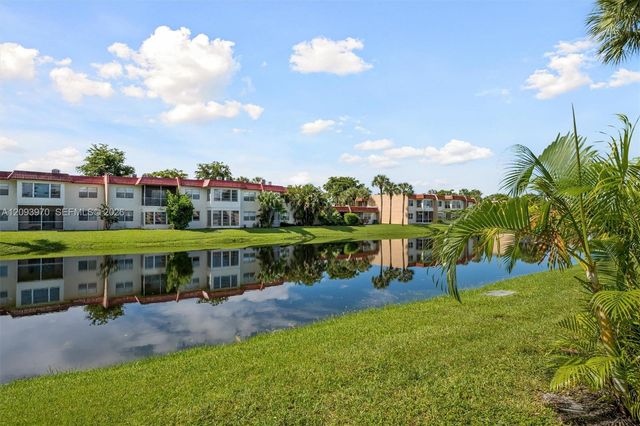 236 Lake Dora Drive 236, West Palm Beach, FL 33411