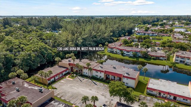 236 Lake Dora Drive 236, West Palm Beach, FL 33411
