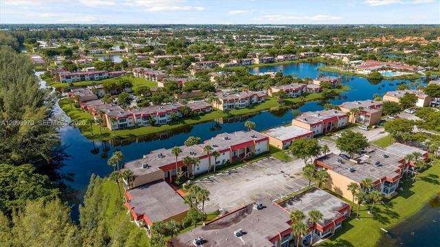 236 Lake Dora Drive 236, West Palm Beach, FL 33411