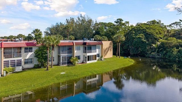 236 Lake Dora Drive 236, West Palm Beach, FL 33411