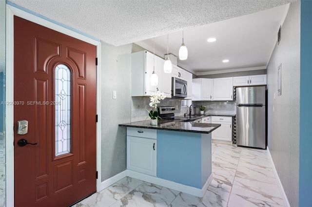 236 Lake Dora Drive 236, West Palm Beach, FL 33411