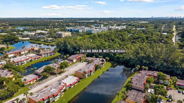 236 Lake Dora Drive 236, West Palm Beach, FL 33411