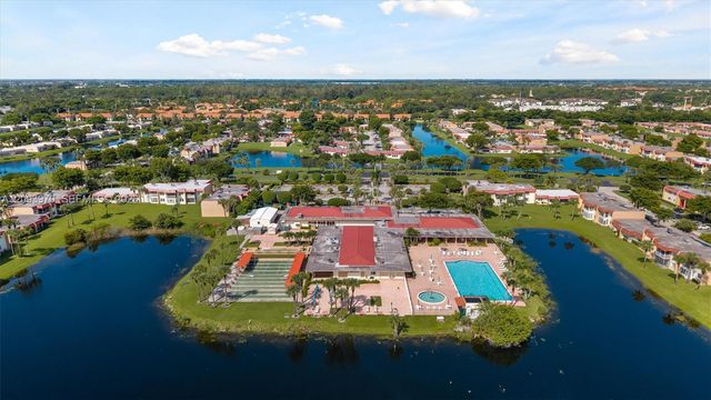 236 Lake Dora Drive 236, West Palm Beach, FL 33411