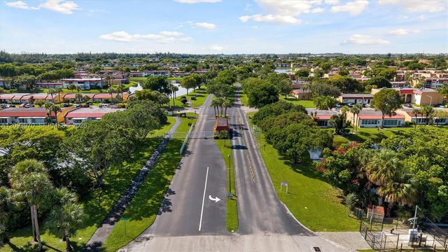 236 Lake Dora Drive 236, West Palm Beach, FL 33411