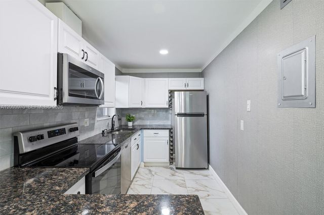 236 Lake Dora Drive 236, West Palm Beach, FL 33411