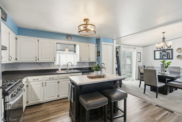 2190 Waterbury Drive, Uniontown, OH 44685