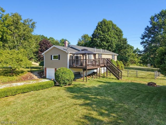 2190 Waterbury Drive, Uniontown, OH 44685