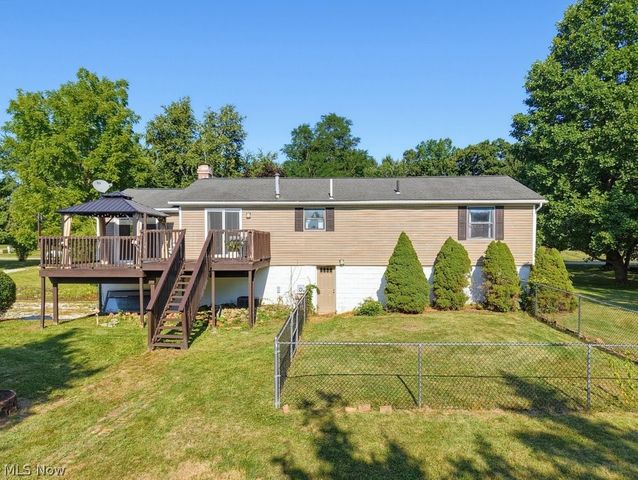 2190 Waterbury Drive, Uniontown, OH 44685