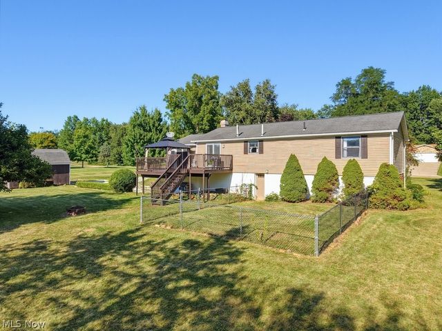 2190 Waterbury Drive, Uniontown, OH 44685