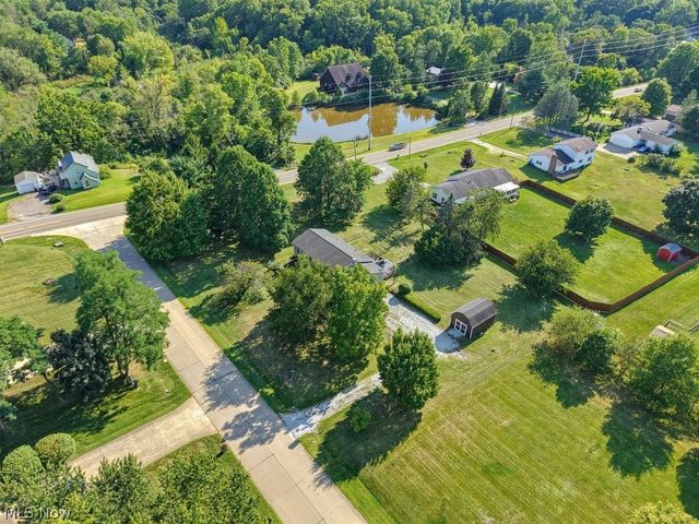 2190 Waterbury Drive, Uniontown, OH 44685