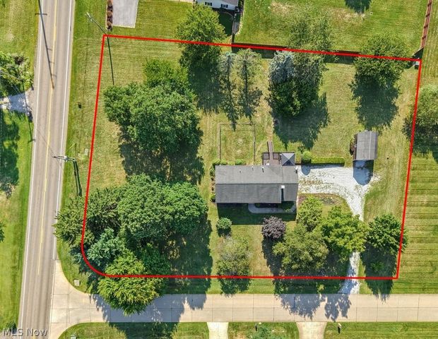 2190 Waterbury Drive, Uniontown, OH 44685