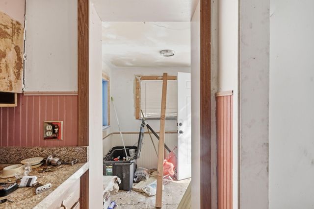 26300 Shiawassee Street, Southfield City, MI 48033