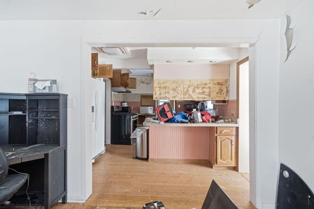 26300 Shiawassee Street, Southfield City, MI 48033