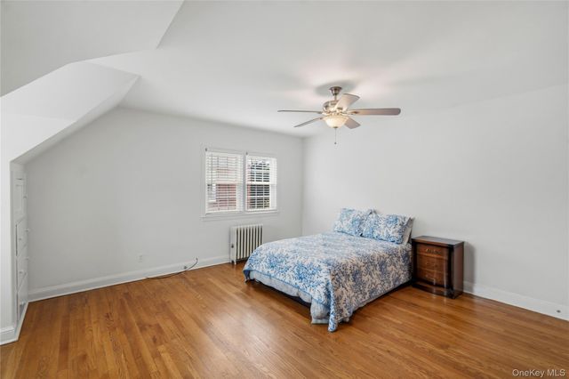 19 Chestnut Street, Glen Cove, NY 11542