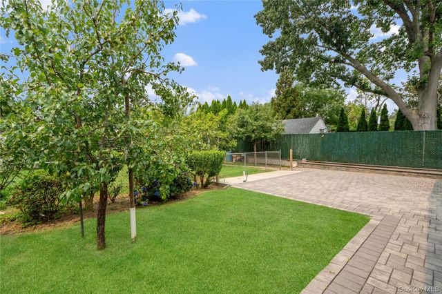19 Chestnut Street, Glen Cove, NY 11542