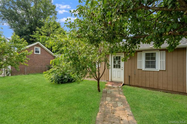 19 Chestnut Street, Glen Cove, NY 11542
