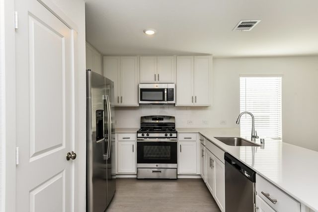 10120 Dalgreen Lane, Fort Worth, TX 76108